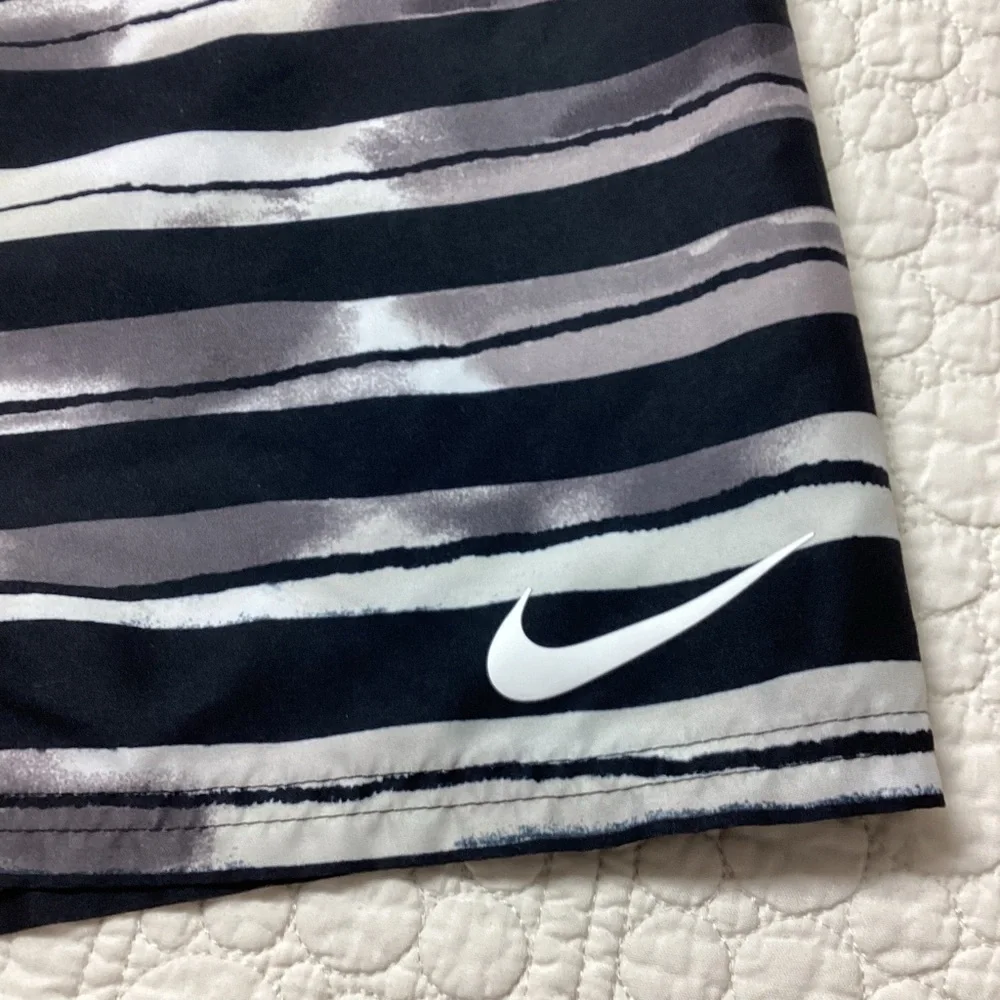 Nike Striped Bathing Suit Swim Trunks‎ Men’s Size XXL Striped Black Gray White